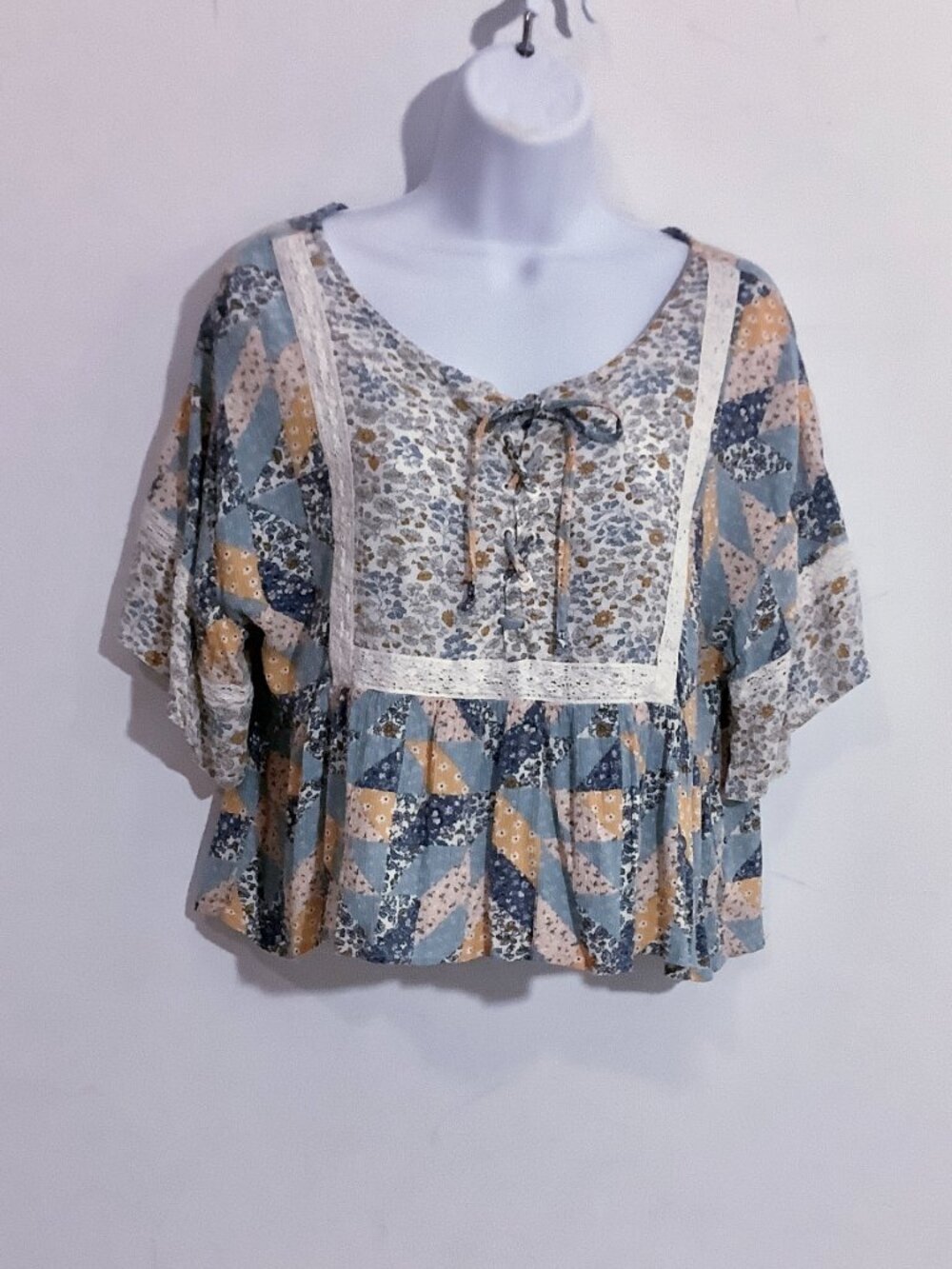 American Eagle Top Colorful Boho Gauze Feel Tie Neck  Ruffle Lace Med. Blue Tone